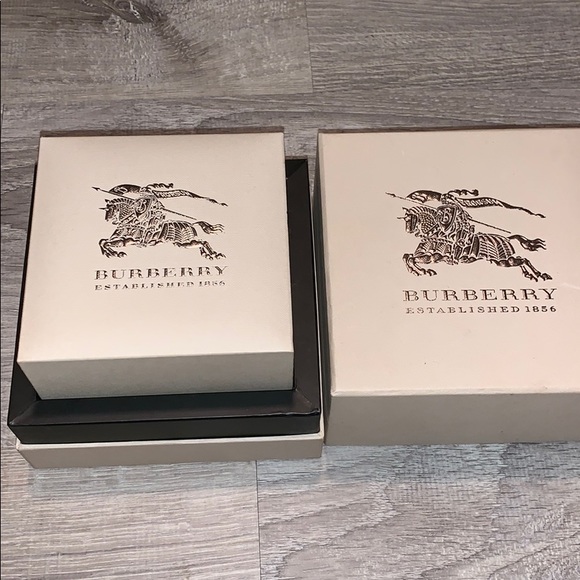 Burberry Watch - Picture 3 of 4